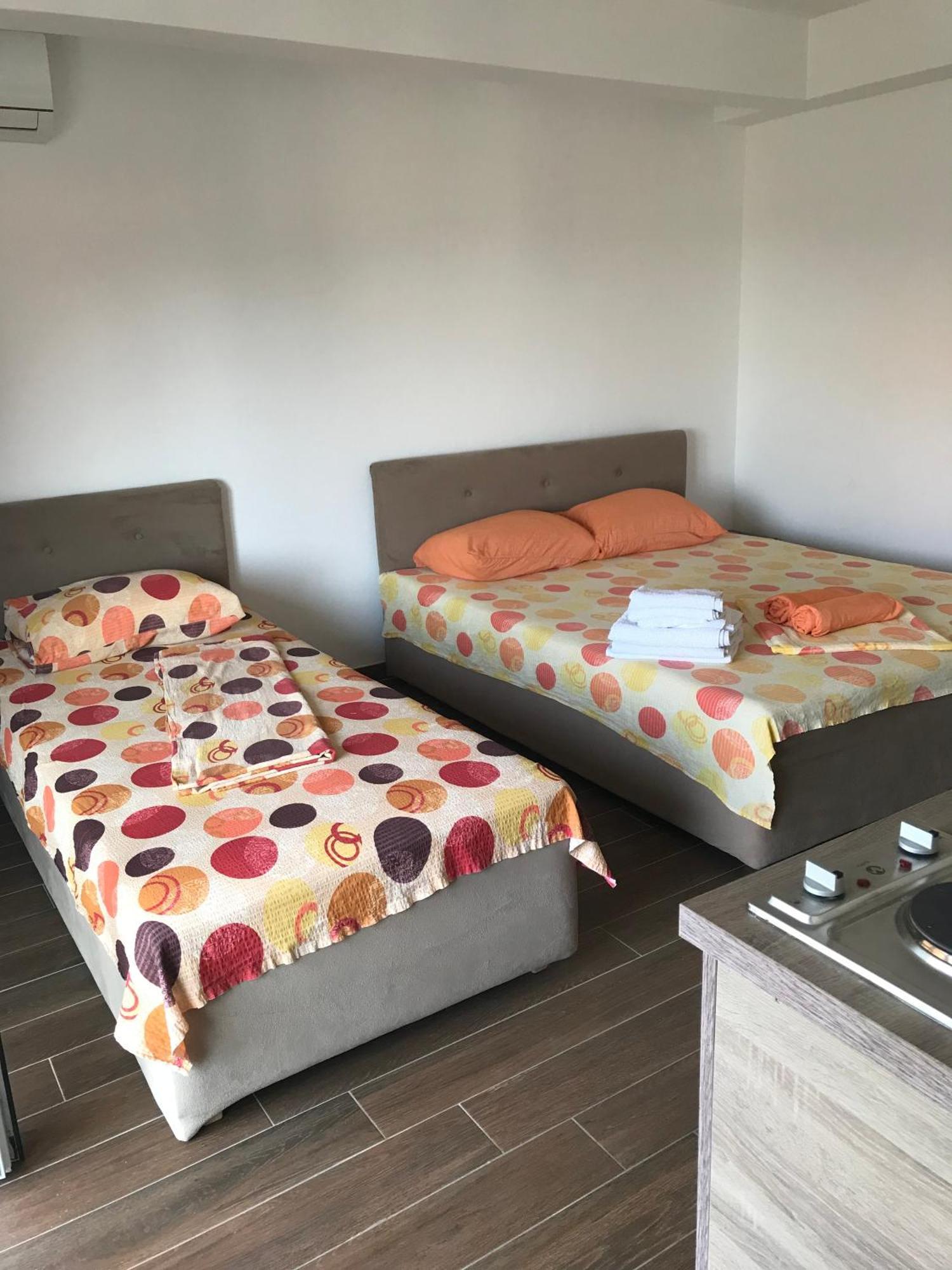 אוטייהא Apartments Mekic מראה חיצוני תמונה